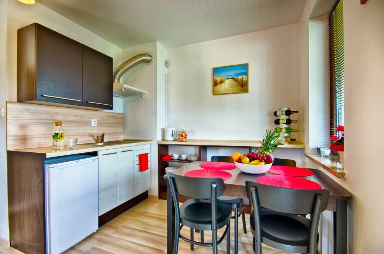 Apartamenty Pod Debem 威西 外观 照片